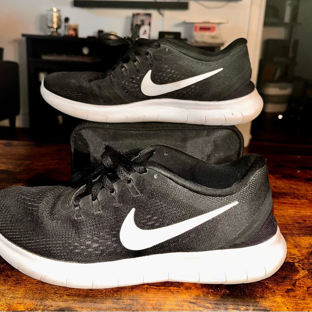 Black Nike Running Shoes